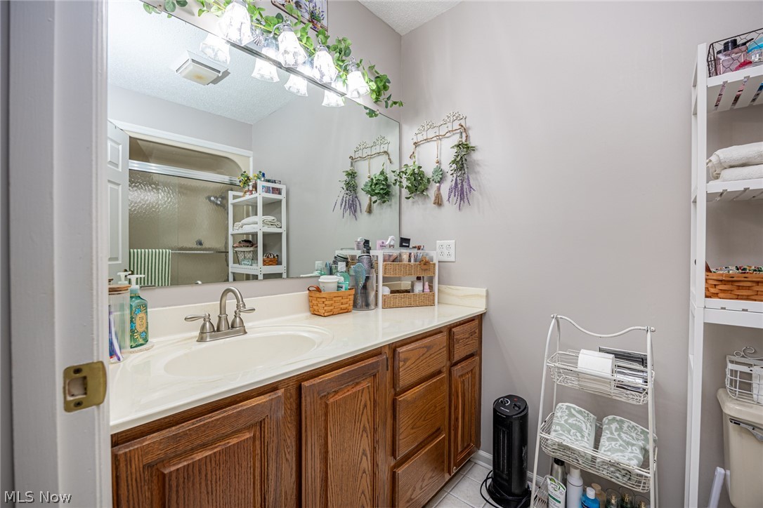 16 Acorn Lane Coshocton OH 43812