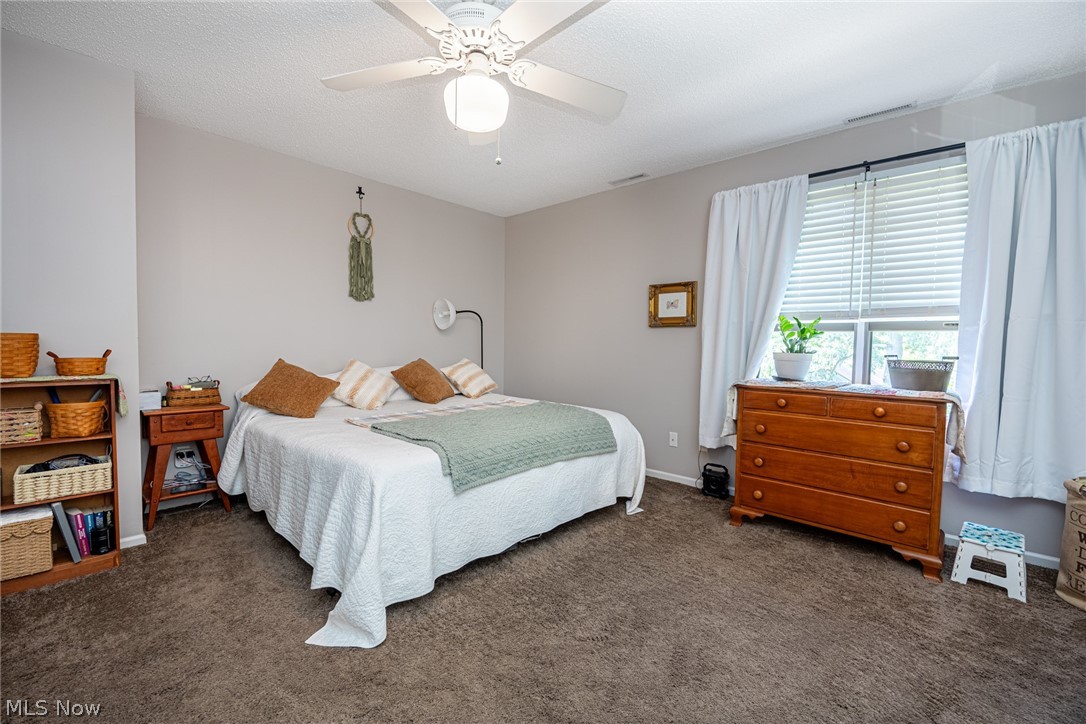 16 Acorn Lane Coshocton OH 43812