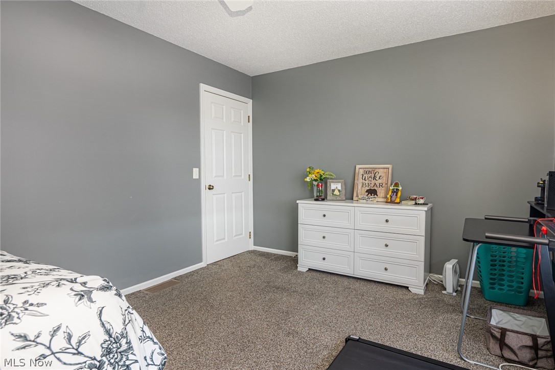 16 Acorn Lane Coshocton OH 43812