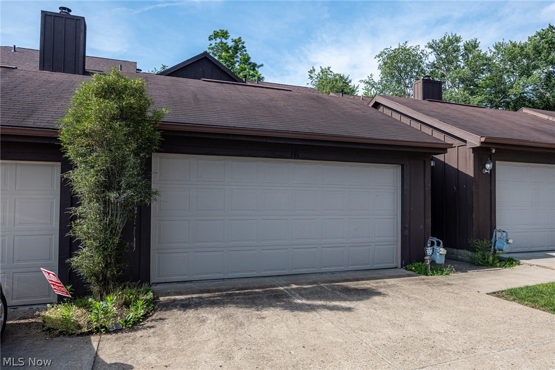 16 Acorn Lane Coshocton OH 43812