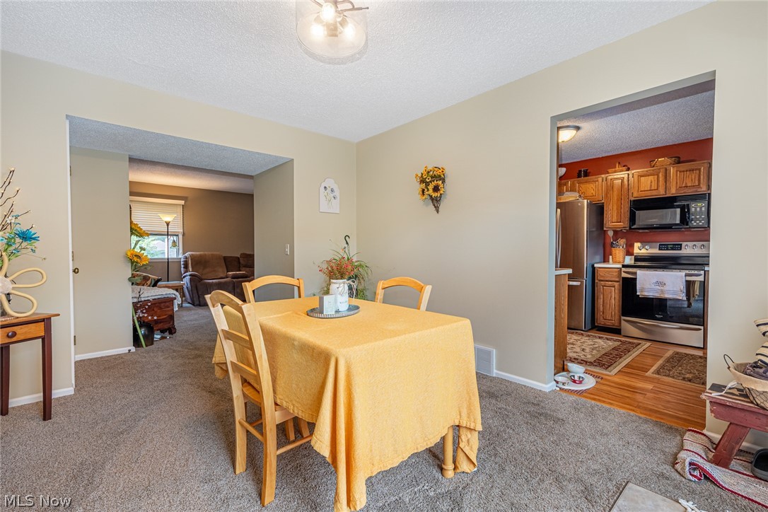 16 Acorn Lane Coshocton OH 43812