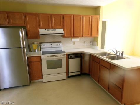 4911 Pond Drive NW North Canton OH 44720