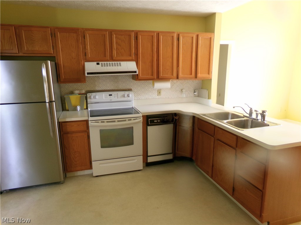 4911 Pond Drive NW North Canton OH 44720
