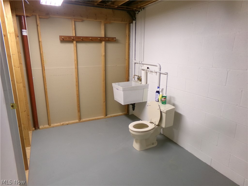 4911 Pond Drive NW North Canton OH 44720