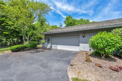 410-29 Willow Circle Aurora OH 44202
