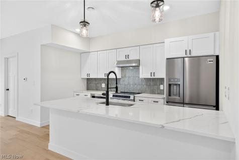 1352 W 78th Street Cleveland OH 44102
