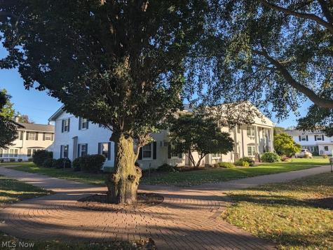 4 Meadowlawn Drive Mentor OH 44060