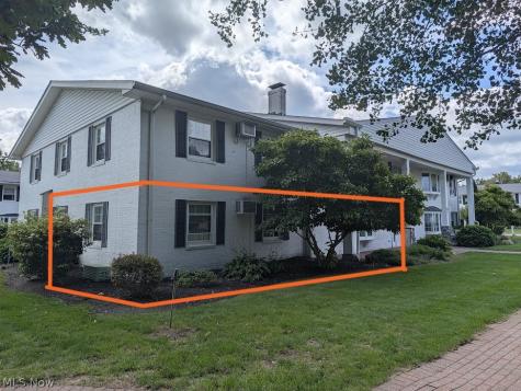 4 Meadowlawn Drive Mentor OH 44060
