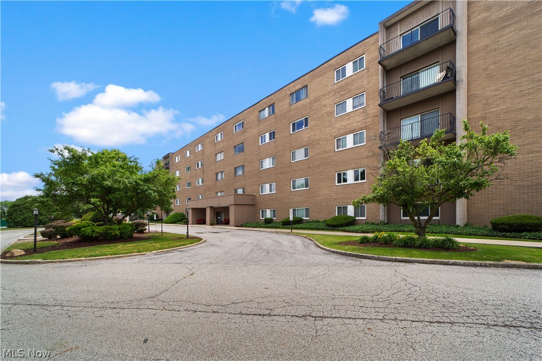 20333 Detroit Road Rocky River OH 44116