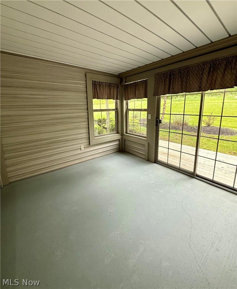 156 Spinnaker Drive Columbiana OH 44408