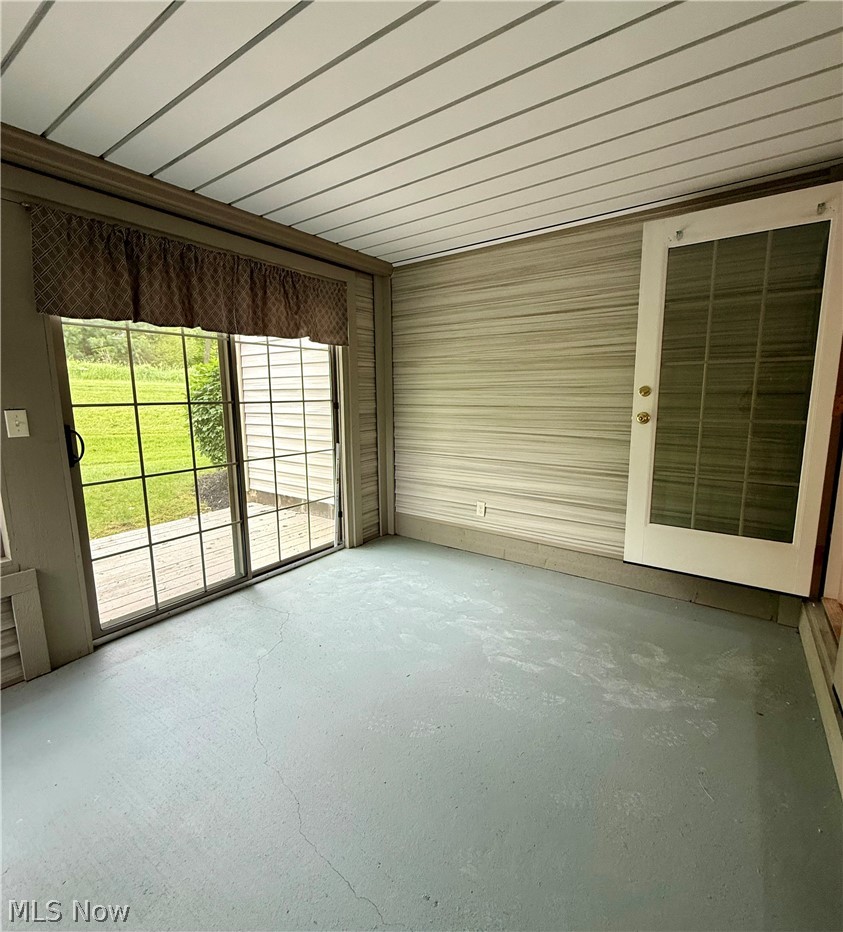 156 Spinnaker Drive Columbiana OH 44408