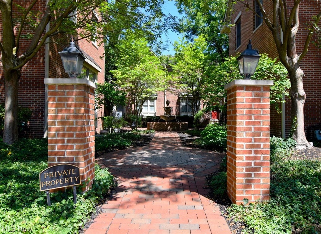 19659 Chagrin Boulevard Shaker Heights OH 44122