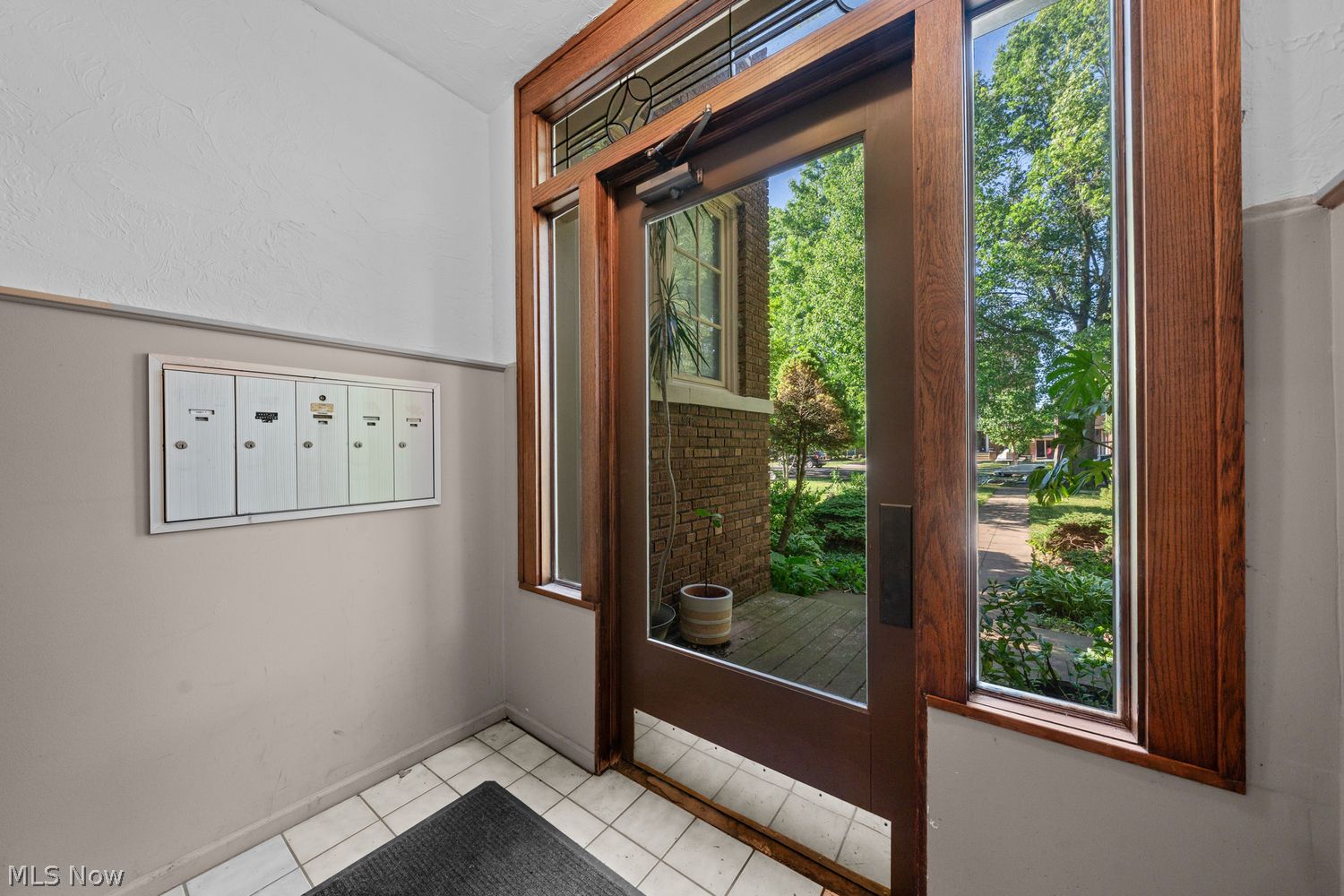 2460 Overlook Road Cleveland Heights OH 44106