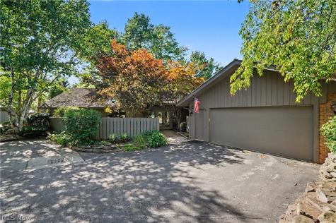 755-27 Windward Drive Aurora OH 44202