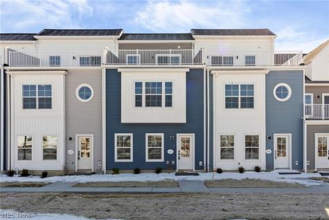 453 Harbor Lane Lorain OH 44052