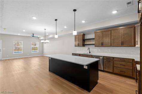 453 Harbor Lane Lorain OH 44052
