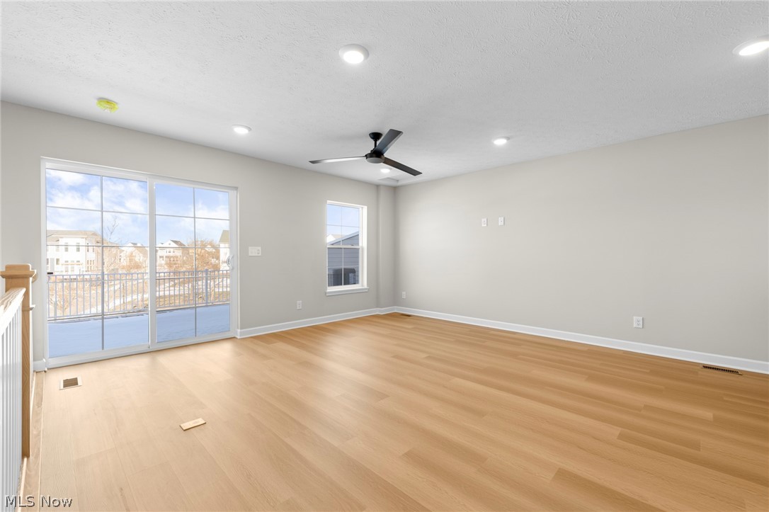 453 Harbor Lane Lorain OH 44052