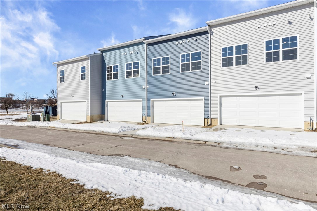 453 Harbor Lane Lorain OH 44052