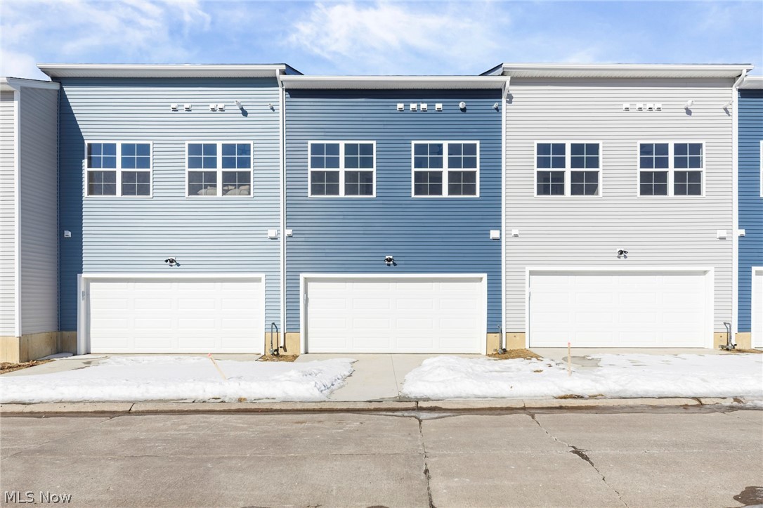 453 Harbor Lane Lorain OH 44052