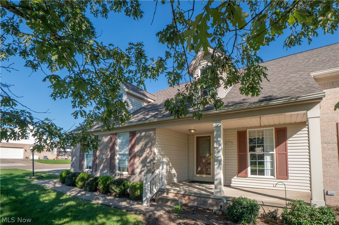 1643 Southpointe Circle NE Canton OH 44714