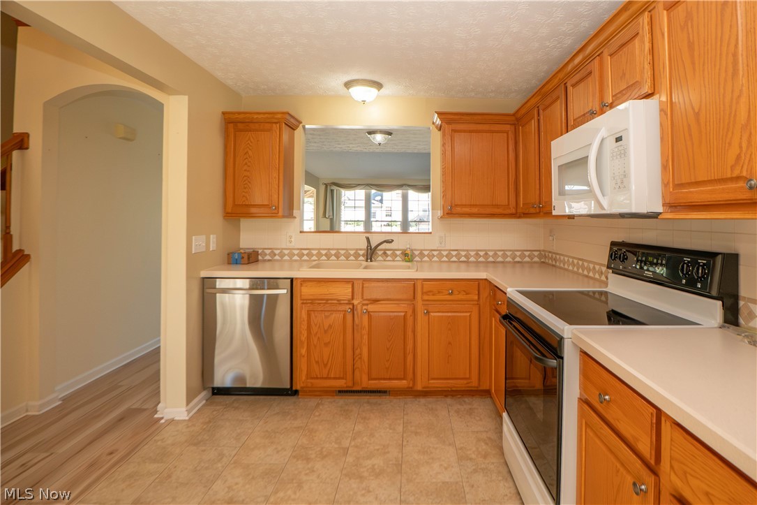 1643 Southpointe Circle NE Canton OH 44714