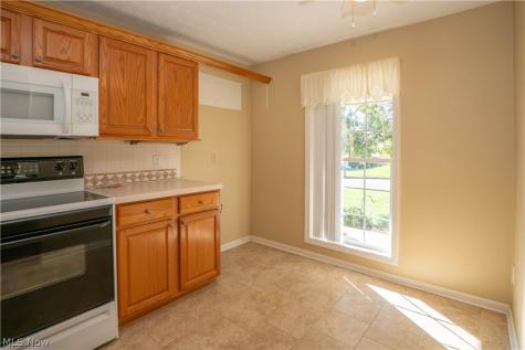 1643 Southpointe Circle NE Canton OH 44714