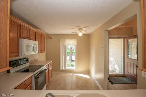 1643 Southpointe Circle NE Canton OH 44714