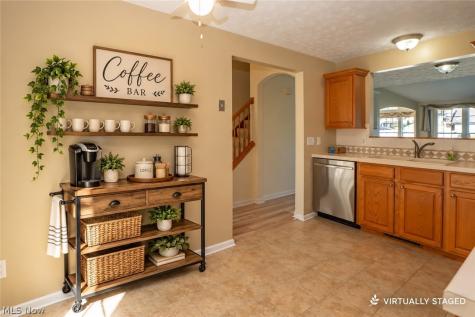 1643 Southpointe Circle NE Canton OH 44714