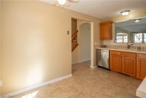 1643 Southpointe Circle NE Canton OH 44714