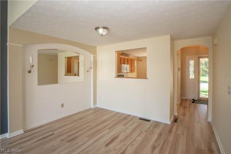1643 Southpointe Circle NE Canton OH 44714