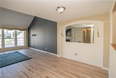 1643 Southpointe Circle NE Canton OH 44714