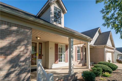 1643 Southpointe Circle NE Canton OH 44714