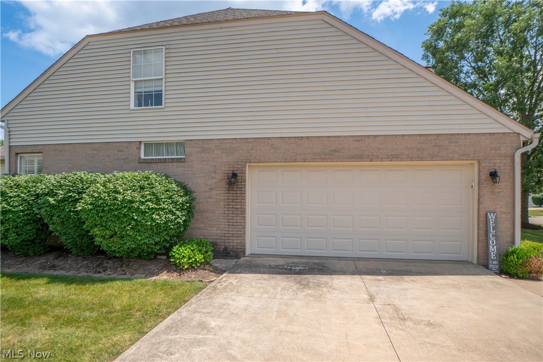 1643 Southpointe Circle NE Canton OH 44714