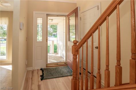 1643 Southpointe Circle NE Canton OH 44714