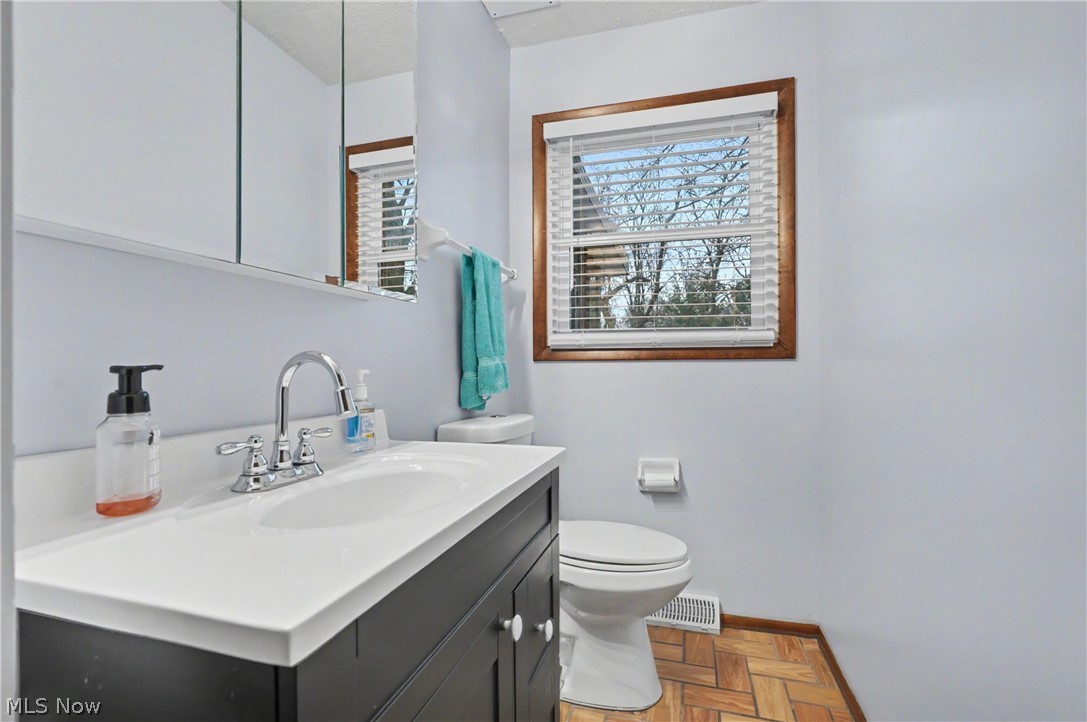 548 Continental Drive Salem OH 44460