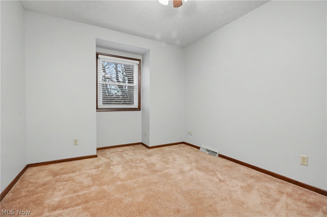 548 Continental Drive Salem OH 44460