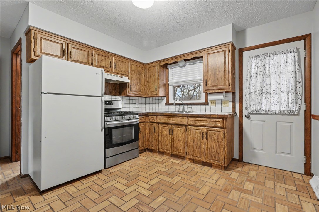 548 Continental Drive Salem OH 44460
