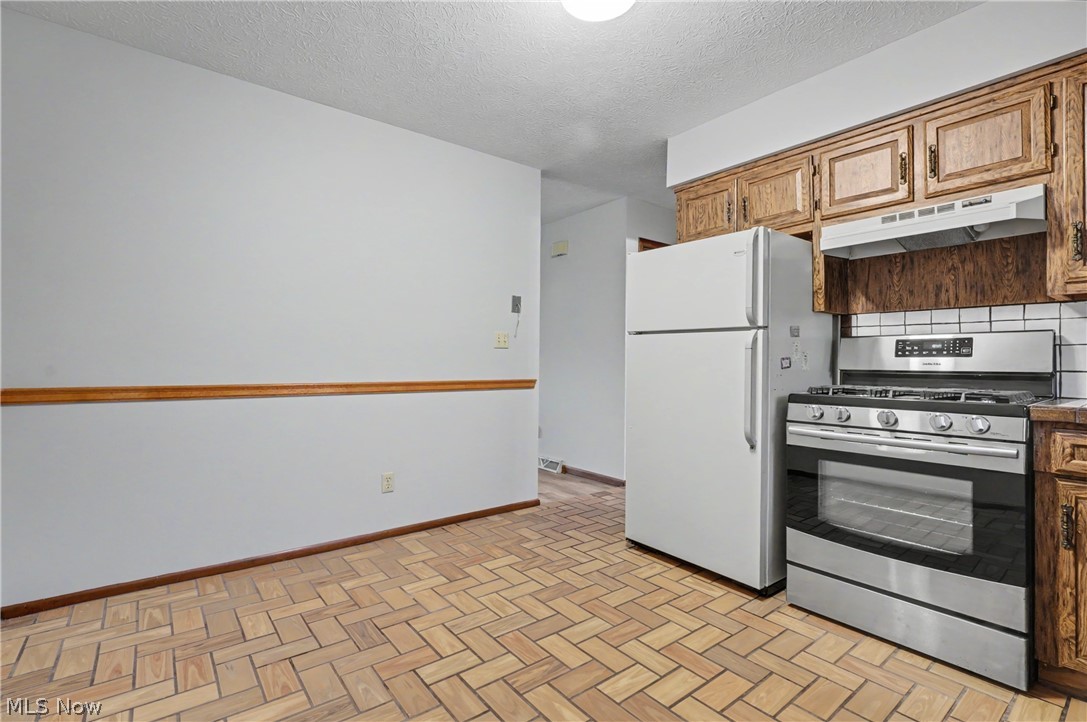 548 Continental Drive Salem OH 44460
