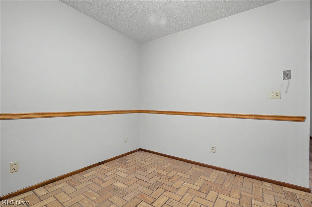 548 Continental Drive Salem OH 44460