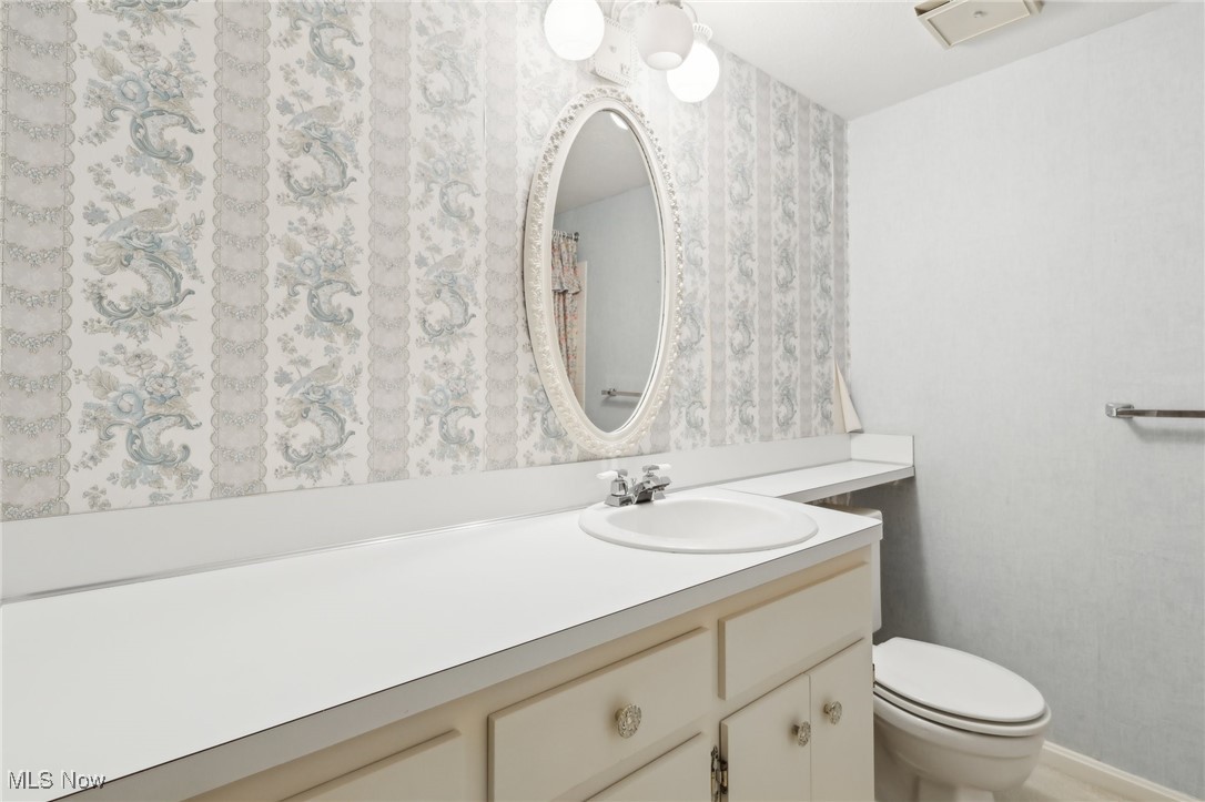 1931 King James Parkway Westlake OH 44145