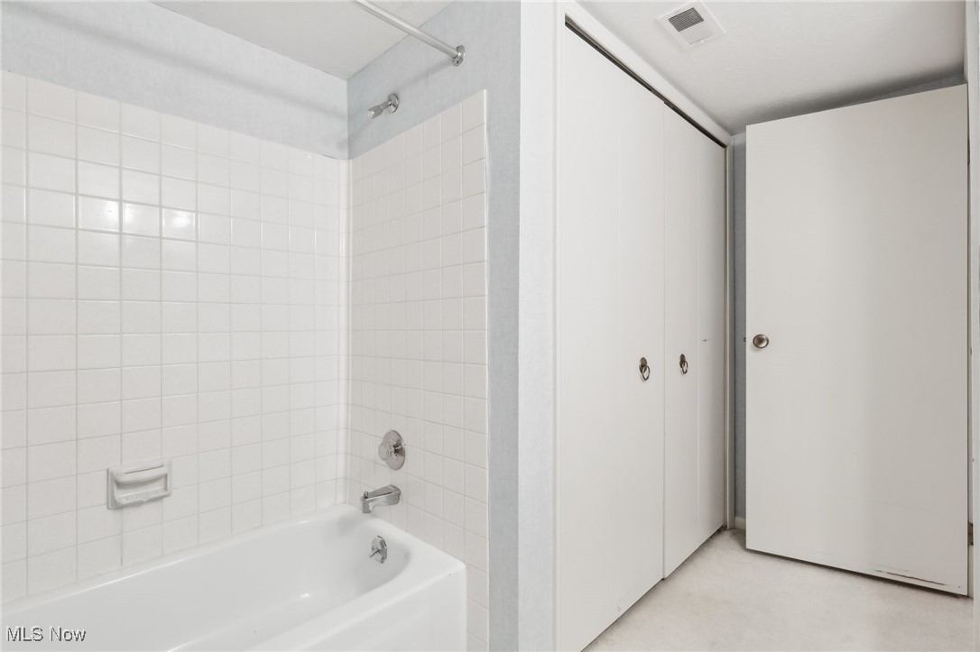 1931 King James Parkway Westlake OH 44145