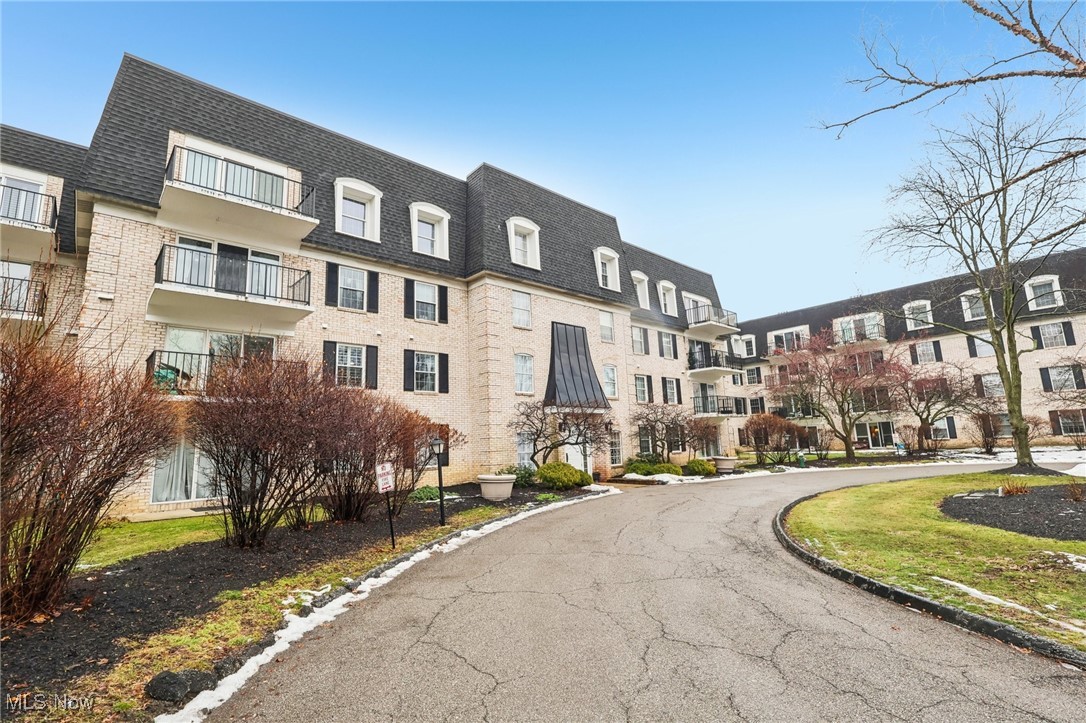 1931 King James Parkway Westlake OH 44145