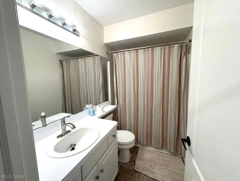 21 Vista Circle North Olmsted OH 44070