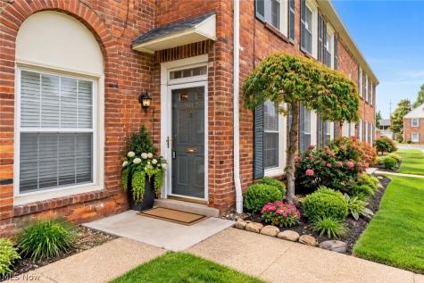 5612 Chelmsford Drive Lyndhurst OH 44124