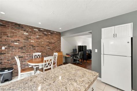 5612 Chelmsford Drive Lyndhurst OH 44124