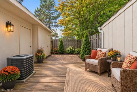 5612 Chelmsford Drive Lyndhurst OH 44124