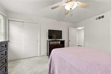 5612 Chelmsford Drive Lyndhurst OH 44124
