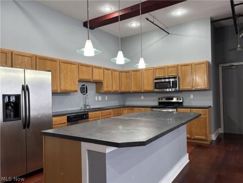 1260 W 4th Street Cleveland OH 44113