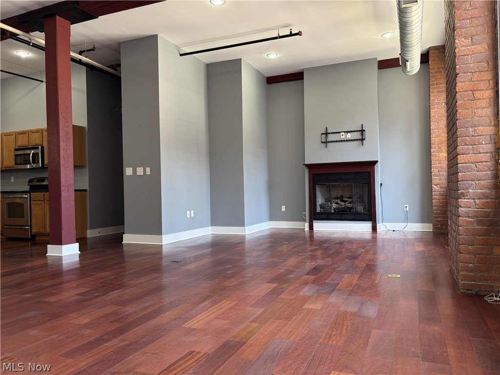 1260 W 4th Street Cleveland OH 44113