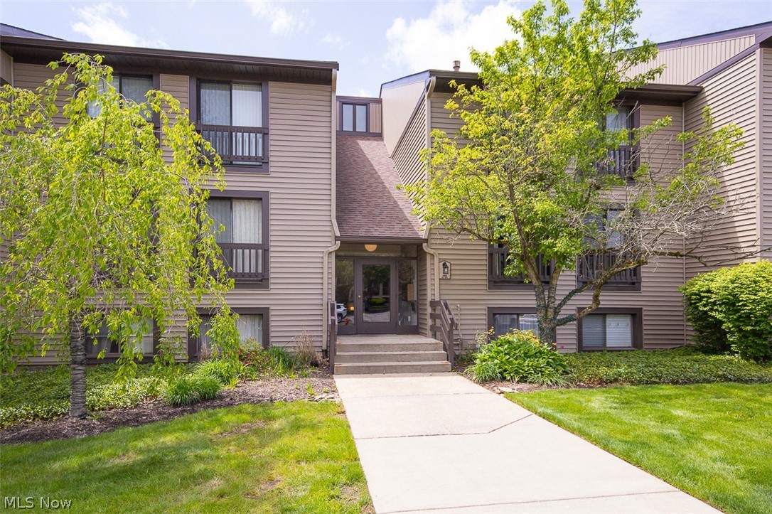 1105 Canyon View Road Sagamore Hills OH 44067